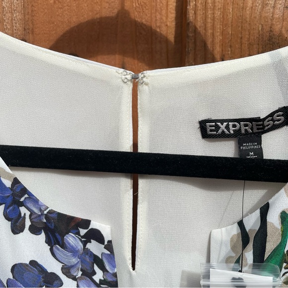 NWT Express floral top - Picture 7 of 8